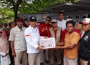HUT ke-17 Partai Gerindra, Ketua DPC Situbondo Salurkan Bantuan untuk Korban Banjir di Mlandingan