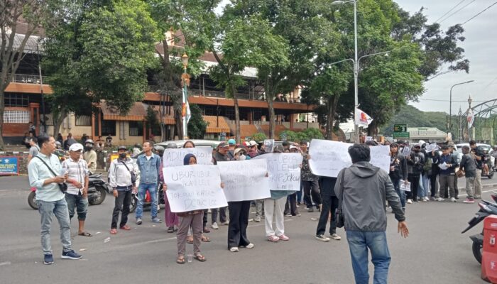 Demo Besar di Malang, AMAN Desak Kepolisian Adili Jokowi dan Kroninya