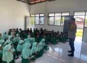 Polsek Krembung Ajak Siswa MI As Syakira Lawan Bullying dan Bijak Bermedia Sosial
