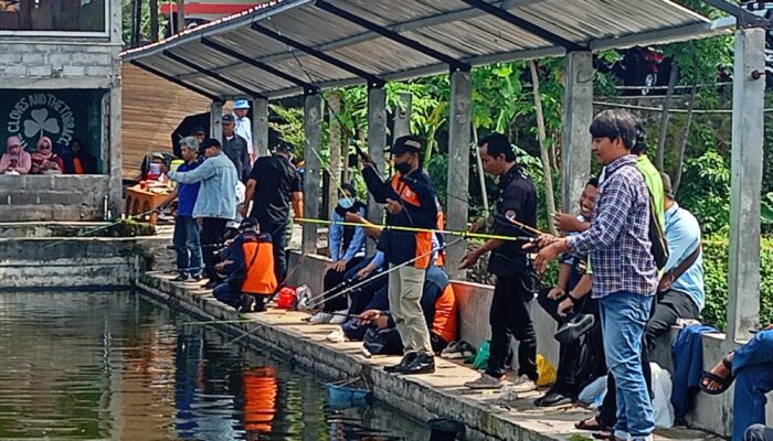 Tingkatkan Serapan Ikan Konsumsi, Puluhan Wartawan Sleman Mancing Bersama
