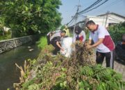 Polsek Gedangan dan Forkopimka Bersatu Bersihkan Sungai Sruni, Jaga Lingkungan dan Cegah Banjir