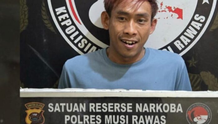 Sempat Buang Sabu ke Parit, “Eagle Squad” Satresnarkoba Polres Musi Rawas Ciduk Dua Pengedar