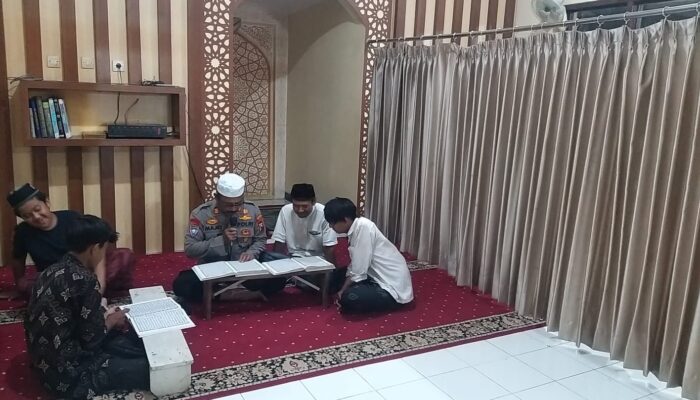 Kanit Binmas Polsek Taman Ajak Remaja Perkuat Iman Lewat Tadarus Al-Qur’an