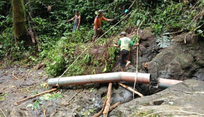 Perbaikan Pipa PDAM Tirta Manakarra di Tapodede, Warga Mamuju Masih Krisis Air