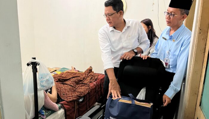 Pemkab Sleman Salurkan Bantuan Kursi Roda dan Sembako untuk Warga Lempongsari