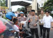 Polresta Sidoarjo Berbagi Takjil, Wujud Kepedulian dan Edukasi Lalu Lintas