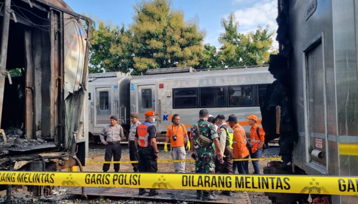Gerbong Kereta Cadangan Terbakar di Stasiun Tugu Yogyakarta