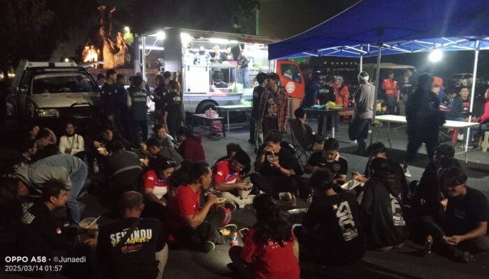 Sahur On The Road, Relawan Malang Bersatu Rayakan 8 Tahun #Estehanget