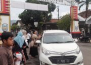 Semangat Ramadan! Puskesmas Mlandingan Bagikan Ratusan Takjil di Jalur Pantura Situbondo