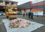 Pemusnahan Ribuan Botol Miras oleh Polres Lahat Jelang Operasi Ketupat Musi 2025