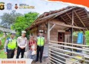 Satlantas Polres Lahat Bagikan Sembako, Wujud Kepedulian untuk Warga Kurang Mampu