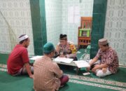 Kanit Binmas Polsek Krembung Ikut Tadarus, Warga Kian Semangat