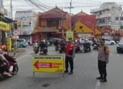 Kapolsek Krian Turun Langsung Atur Lalu Lintas, Arus Balik di Simpang Lima Tetap Lancar!