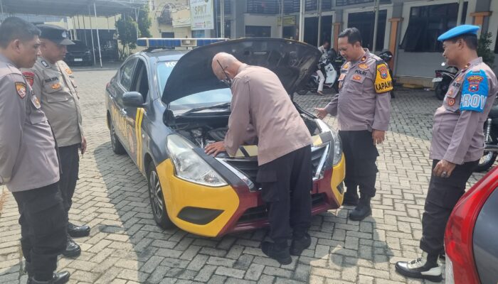 Pastikan Kelayakan Operasional, Kapolsek Sidoarjo Kota Cek Ranmor Dinas Personel