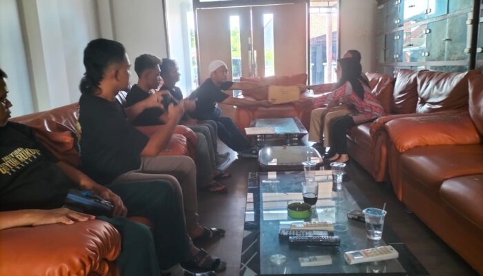 Sampaikan Aspirasi ke DPRD, Paguyuban Masyarakat Guyub Rukun Sawangan Minta Dipertemukan Ketua Polosoro