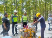 Cegah Kecelakaan dan Balap Liar, Polres Blora dan Dinrumkimhub Pasang Pita Kejut Jalan di Desa Getas