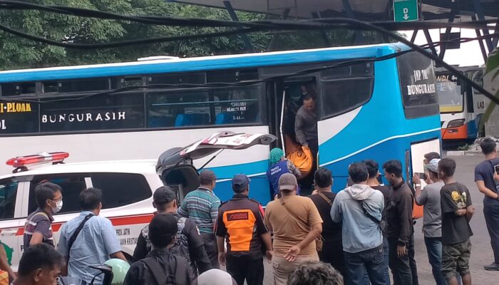 Misteri Penumpang Diam Tak Bergerak, Ternyata Sudah Meninggal di Kursi Bus