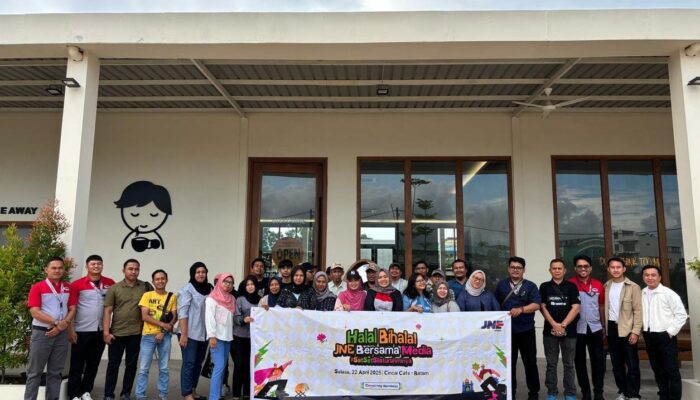 JNE Batam Gelar Halal Bihalal Penuh Keakraban Bareng Media: SatSet Silaturahminya, SatSet Hadiahnya!