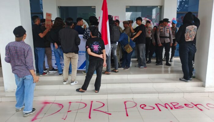 Gerakan Vendetta: Nyala Perlawanan Pelajar Karampuang Demi Transportasi Pendidikan