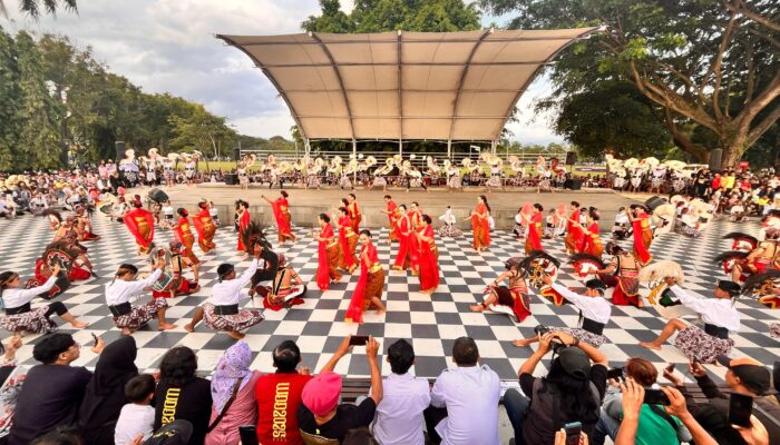 Hari Tari Sedunia, Purworejo Gelar “Njarkep Begins Swashima” di Amphiteater Alun-alun