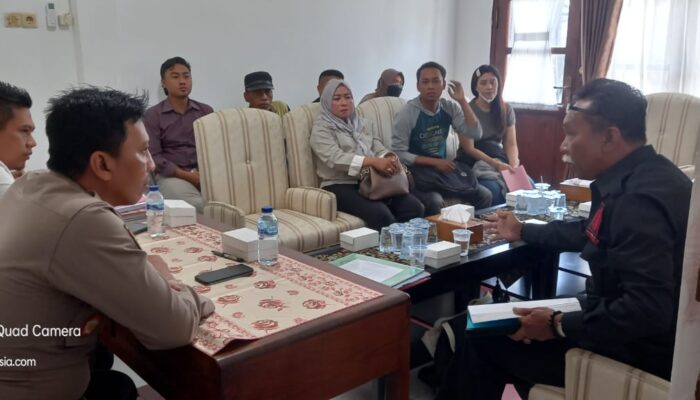 Keluarga 3 Warga Curahdukuh Datangi Polres Pasuruan Kota, Bantah Tuduhan Pemerasan: “Ini Sengketa Lahan, Bukan Kriminal!”