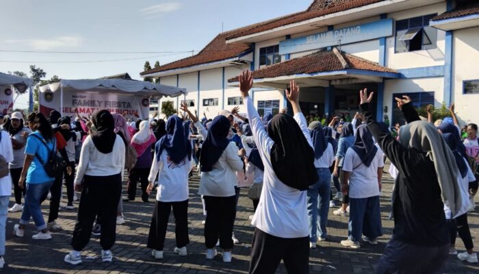 Ribuan Buruh Ikuti Senam Bersama di Ex Terminal Purworejo