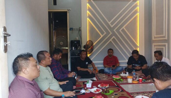 Ngopi Santai Bersama Kasat Polres Probolinggo, Bahas Silaturahmi hingga Sosialisasi Bahaya Narkoba
