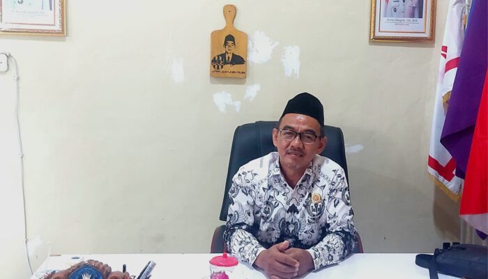 Meriahkan Hardiknas 2025, Dinas Pendidikan Lahat Gelar Lomba Puisi dan Nobatkan SMPN 1 Unggul Sebagai Juara Kebersihan