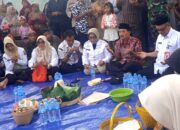 Sedekah Bumi Kelurahan Bangkle Blora : Berbagi Makanan dan Sholawatan
