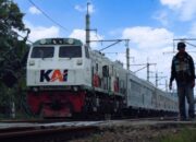 KA Gaya Baru Malam Relasi Gubeng – Pasar Senen Macet 2 Jam Lebih di Stasiun Wates