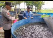 Dukung Asta Cita Presiden, Bhabinkamtibmas dan Warga Trosobo Kembangkan Budidaya Lele