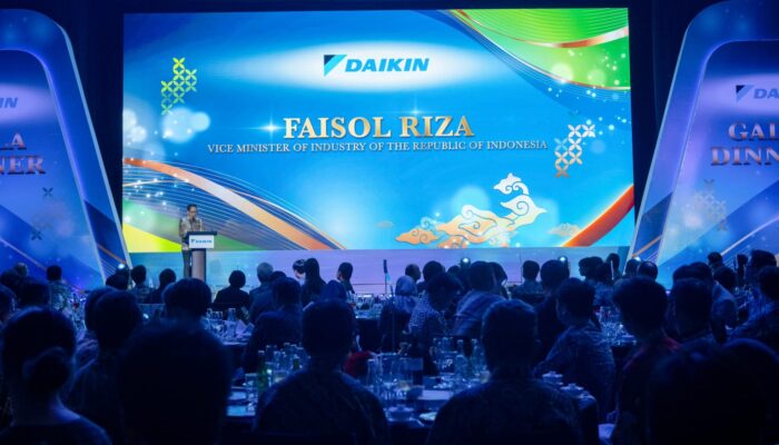Wamenperin Faisol Riza Dorong Daikin Perbanyak Produksi di Indonesia