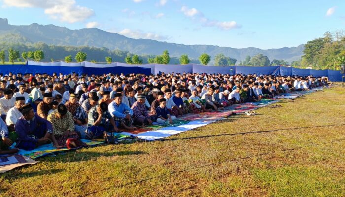 Umat Islam Desa Bancar Ikuti Sholat Id Serta Sembelih 21 Sapi dan 98 Kambing