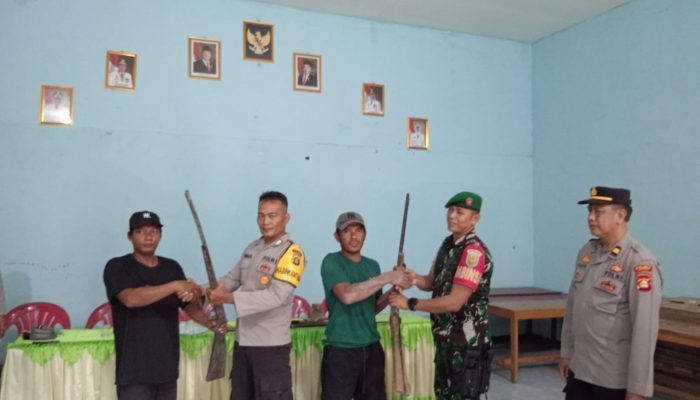 Warga Serahkan 14 Senpi Rakitan ke Polsek Kota Lahat dalam Operasi Senpi 2025