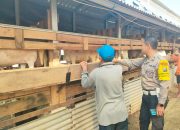 Warga Jimbaran Wetan Wonoayu Manfaatkan Lahan Kosong untuk Ternak Kambing, Polisi Beri Edukasi Ketahanan Pangan