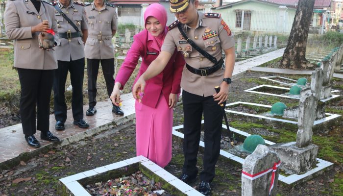 Kapolres Lahat dan Bhayangkari Gelar Ziarah Khidmat di TMP Puspa Bhakti