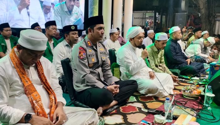 Ribuan Jamaah Padati Polres Situbondo dalam Polri dan Ansor Bersholawat Sambut Hari Bhayangkara ke-79