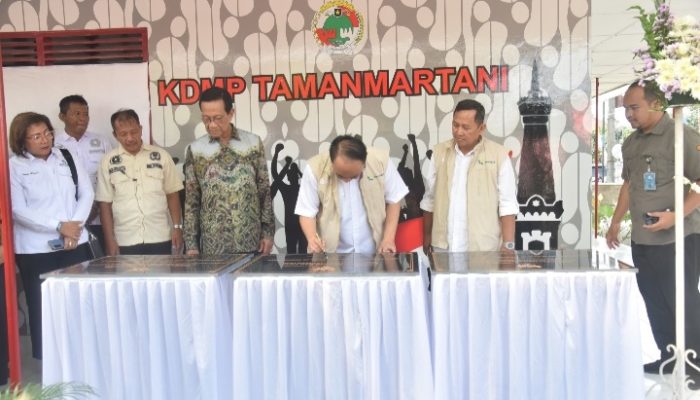 Menteri Koperasi RI Resmikan Tiga Kopdes Merah Putih di Sleman