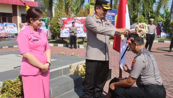 Kapolres Probolinggo Pimpin Upacara Kenaikan Pangkat 36 Personel