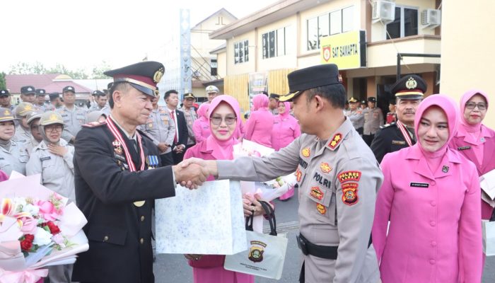 Polres Lahat Gelar Wisuda Purna Bhakti, Haru dan Hormat Warnai Perpisahan Para Purnawirawan