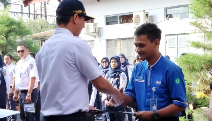 Daop 6 Yogyakarta Beri Penghargaan ke Petugas yang Kembalikan HP Penumpang yang Tertinggal