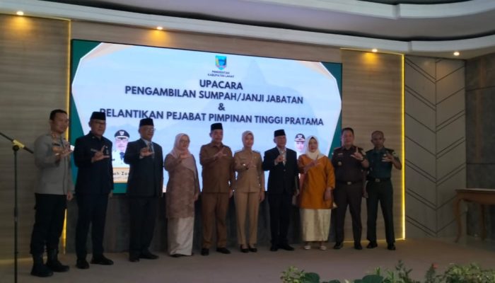 Bupati Lahat Bursah Zarnubi Lantik Pejabat Tinggi Pratama, Tegaskan Pentingnya Integritas ASN