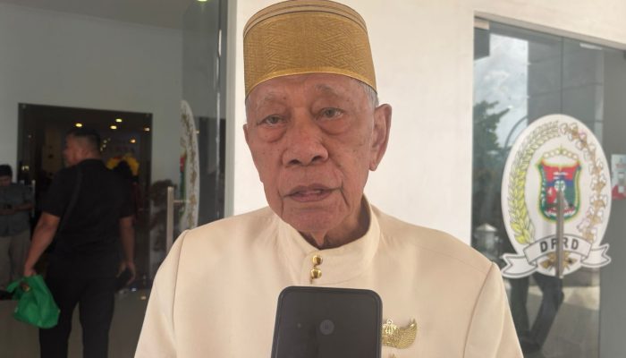 Almalik Pababari Tegur Pemkab Mamuju: Jangan Duduk Manis, Lestarikan Budaya dan Tingkatkan Kinerja