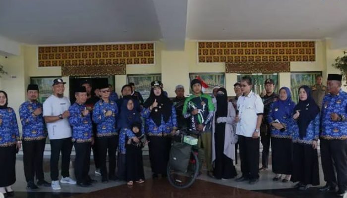 Mengayuh Menuju Baitullah, Pria Asal Pringsewu Naik Haji dengan Sepeda