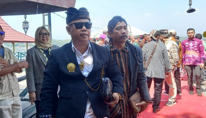 Ranu Grati Distrikan, Ayi Suhaya Sebut Larung Tumpeng Sebagai Warisan Syukur dan Penghormatan Leluhur