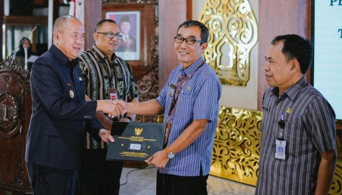 195 ASN Banyumas Terima SK Pensiun