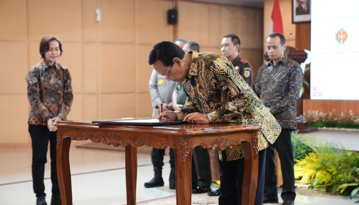 Kepala Daerah se-DIY Tandatangani Komitmen Pembenahan Tata Kelola Penambangan MBLB