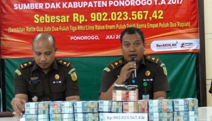 Kejari Ponorogo Eksekusi Uang Pengganti Korupsi DAK 2017 Senilai Rp 902 Juta
