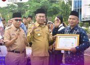 Wakil Bupati H. Suprayitno Pimpin Apel dan Serahkan Penghargaan bagi ASN Purna Tugas