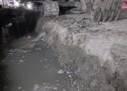 Proyek Drainase di Mamuju Dikeluhkan Warga, Pipa PDAM Patah Akibat Penggalian Alat Berat
